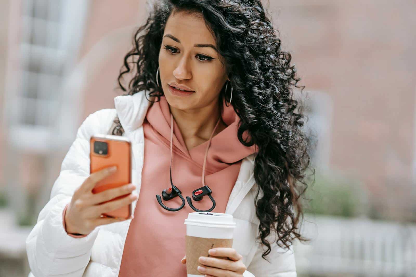 Mon ex ne répond plus à mes messages : 9 raisons (+ Solutions)